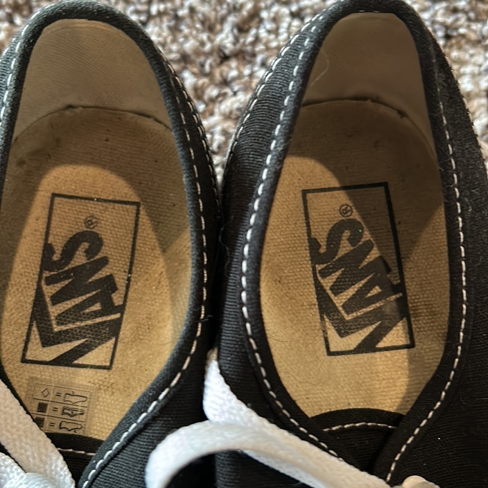 Vans - Picture 2 of 6